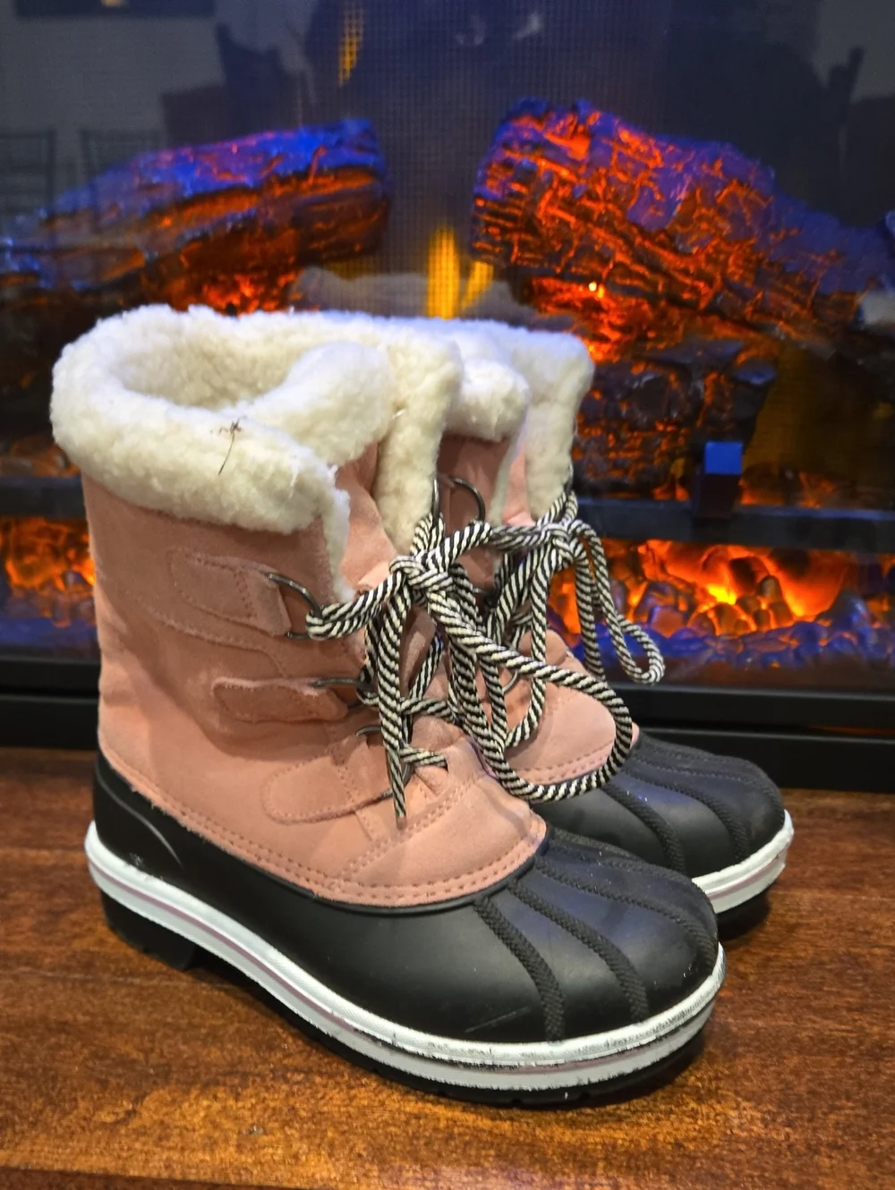 Cat & Jack Pink and Black Faux-Fur Lined Lace-Up Winter Boots